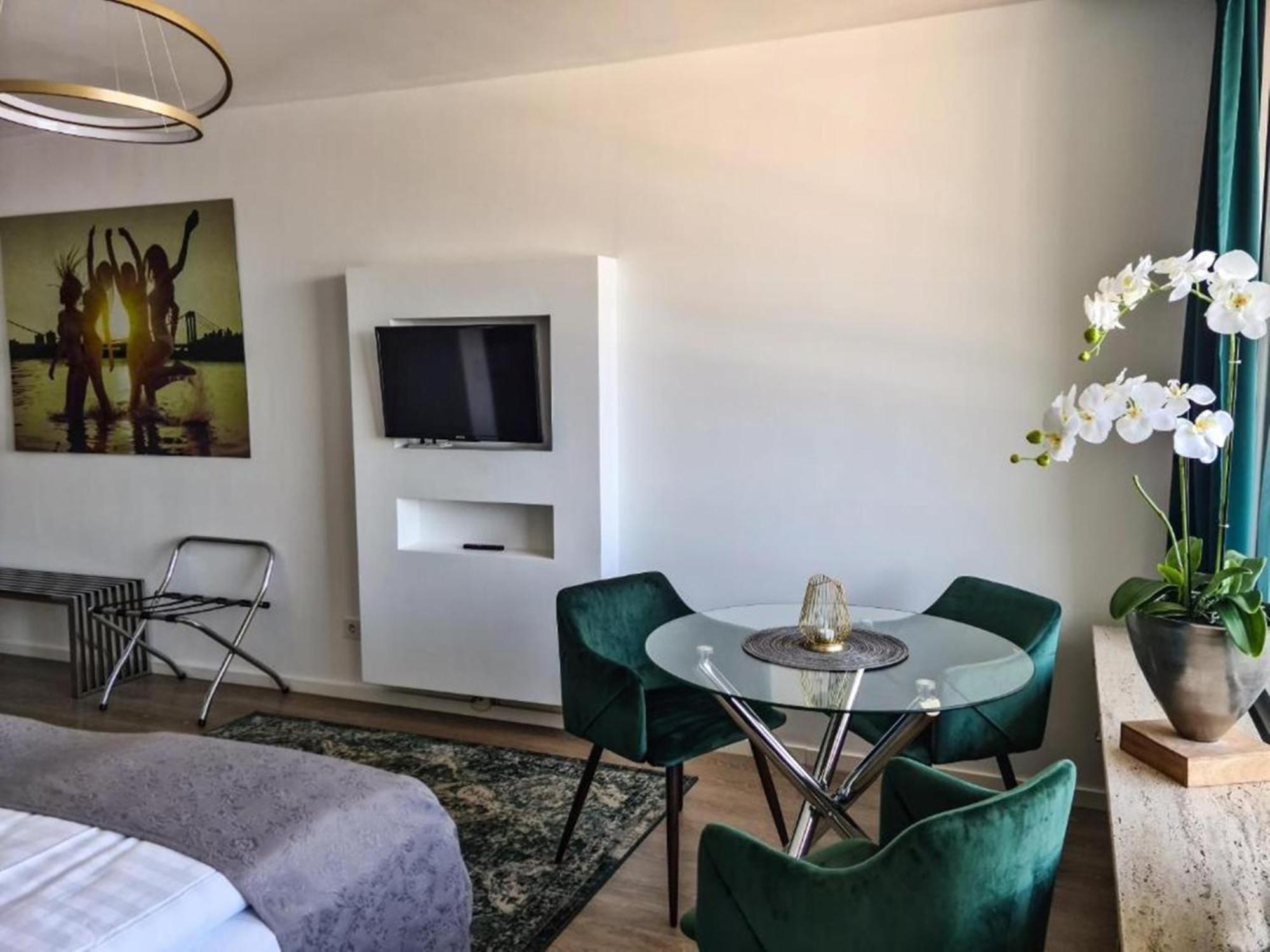 Rheinblick Apartments Κολωνία Εξωτερικό φωτογραφία