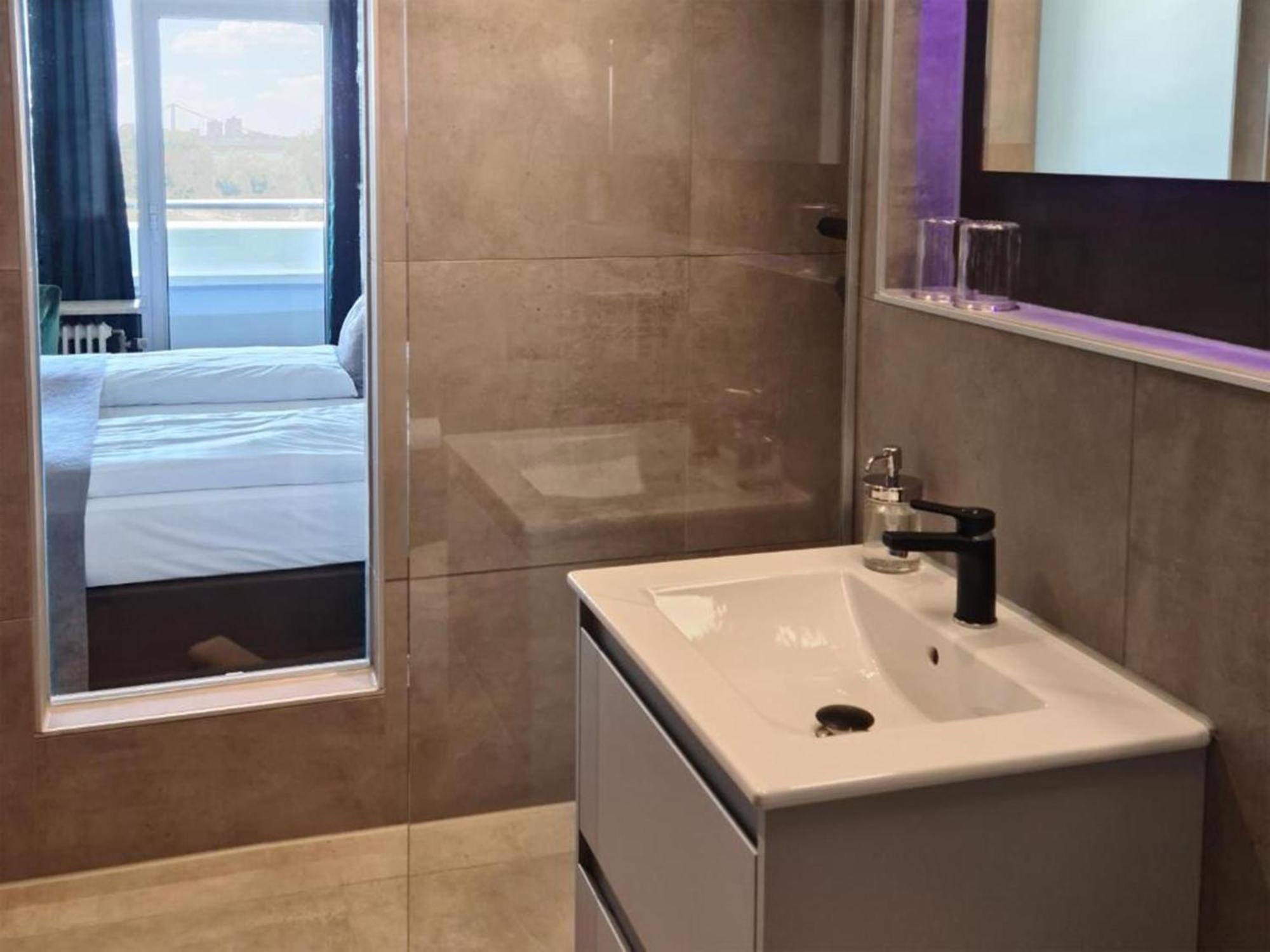 Rheinblick Apartments Κολωνία Εξωτερικό φωτογραφία